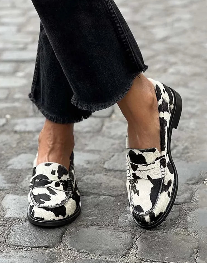 Linde™ | Loafers met Koeienprint