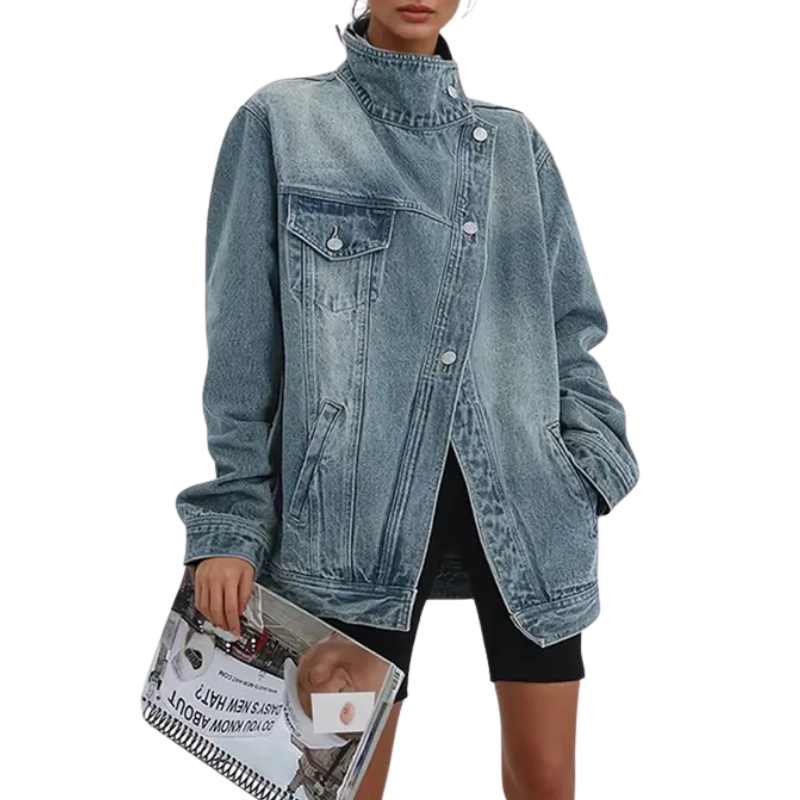 Cleo – Asymmetrisch jasje met knopen in streetstyle
