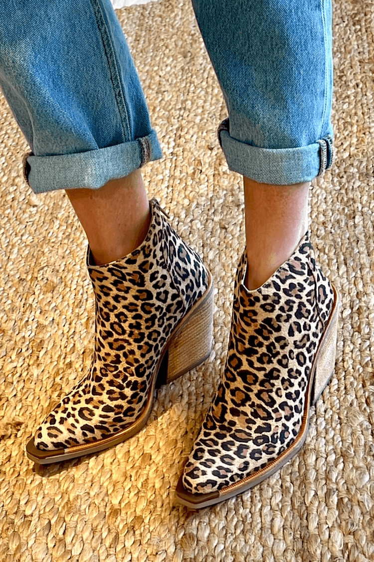 Saar™ | Elegant Cowboy Boots